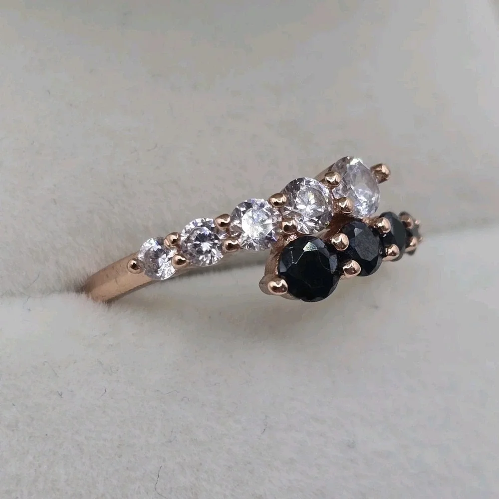 BHS Rose Gold Tone Black & Clear CZ Bypass Ring Size 6 – Elegant Modern‎ Fashion